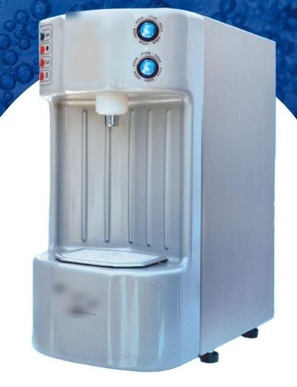 Máquina dispensadora automática de soda, gabinete de acero inoxidable, con perillas de agua y soda.